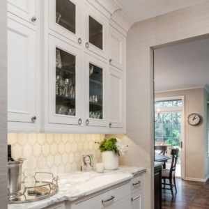 29a1235209b6c779_2663-w600-h900-b0-p0-- Amberley Lane kitchen with decorative white cabinets